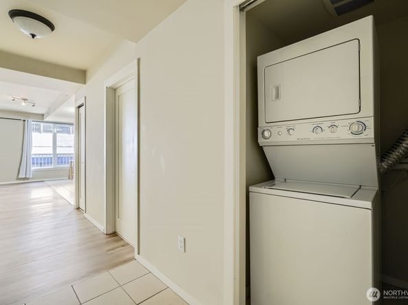76 Cedar Street 806, Seattle WA 98121