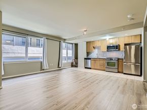 76 Cedar Street 806, Seattle WA 98121