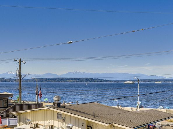2514 57th Avenue SW 301, Seattle WA 98116