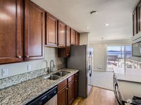 2514 57th Avenue SW 301, Seattle WA 98116