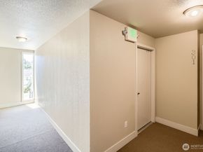 2514 57th Avenue SW 301, Seattle WA 98116