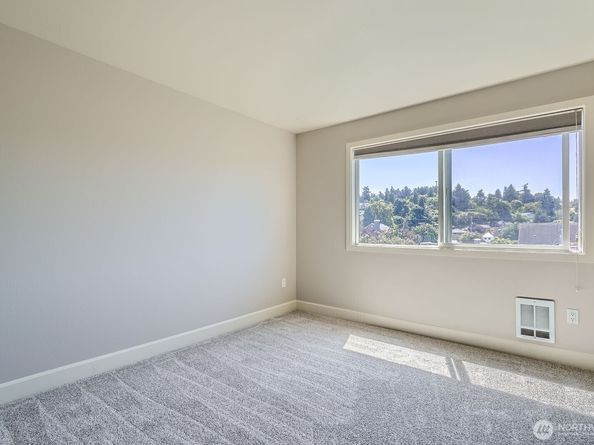 2514 57th Avenue SW 301, Seattle WA 98116