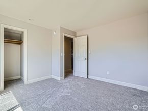 2514 57th Avenue SW 301, Seattle WA 98116