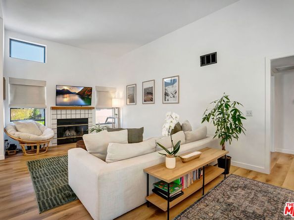 4267 Las Virgenes Road 1, Calabasas CA 91302