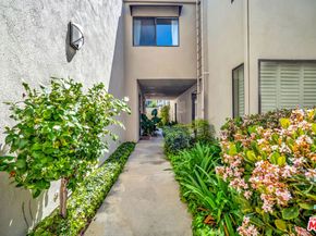 4267 Las Virgenes Road 1, Calabasas CA 91302