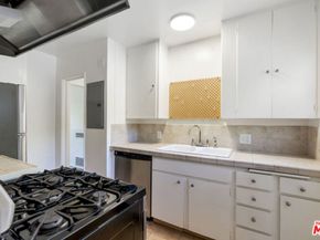 5165 Village, Los Angeles CA 90016