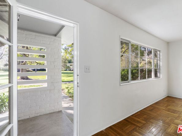 5165 Village, Los Angeles CA 90016