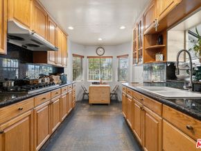 7705 Ben Avenue, North Hollywood CA 91605