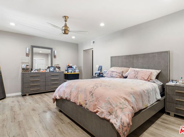 7705 Ben Avenue, North Hollywood CA 91605