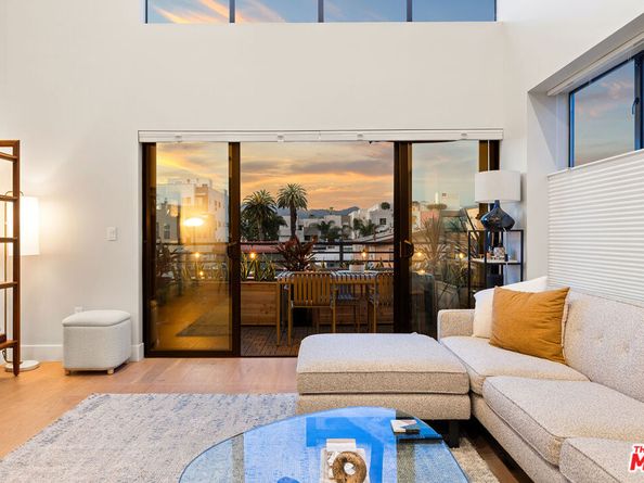 5014 Rosewood Avenue, Los Angeles CA 90004