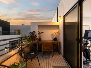 5014 Rosewood Avenue, Los Angeles CA 90004