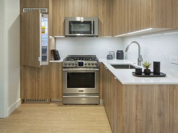 1427 Barry Avenue, Los Angeles CA 90025