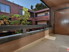 4425 Whitsett Avenue 218, Studio City CA 91604