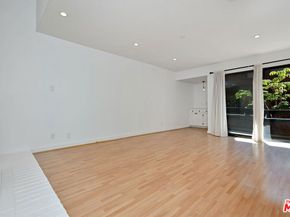 4425 Whitsett Avenue 218, Studio City CA 91604