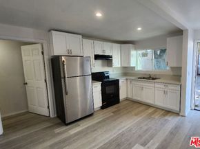 426 W 77th Street, Los Angeles CA 90003