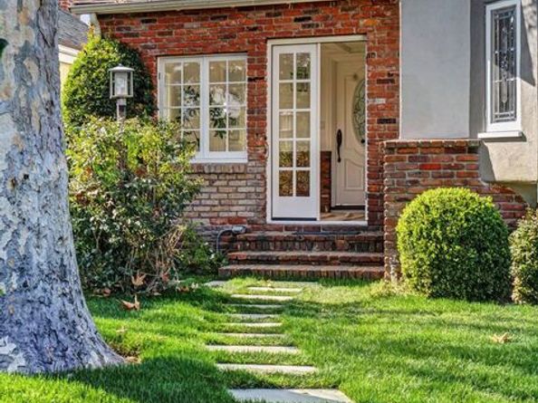 5009 Willowcrest Avenue, North Hollywood CA 91601