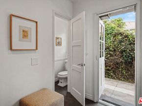 5009 Willowcrest Avenue, North Hollywood CA 91601