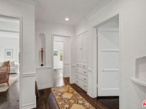 5009 Willowcrest Avenue, North Hollywood CA 91601