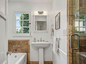 5009 Willowcrest Avenue, North Hollywood CA 91601