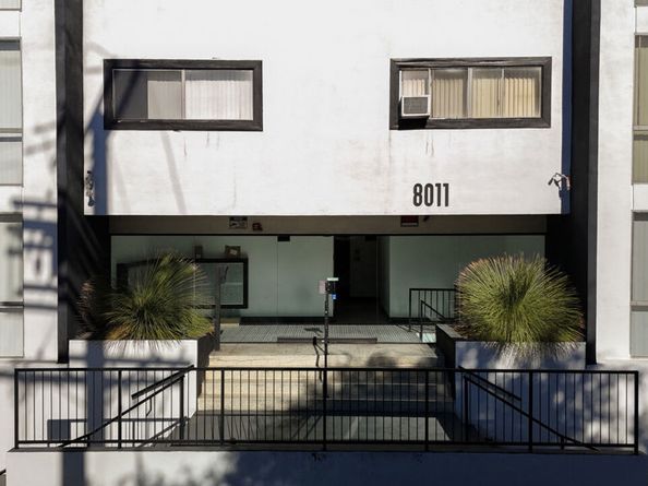 8011 Romaine Street, Los Angeles CA 90046
