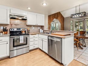 906 Sendero Ave, Escondido CA 92026