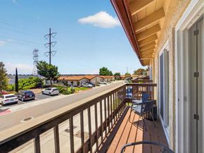 6998 Camino Degrazia, San Diego CA 92111