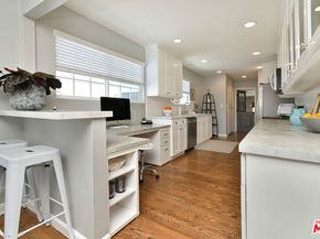 13006 Magnolia Boulevard, Sherman Oaks CA 91423