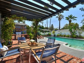 13006 Magnolia Boulevard, Sherman Oaks CA 91423