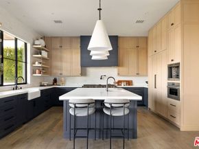 890 Linda Flora Drive, Los Angeles CA 90049