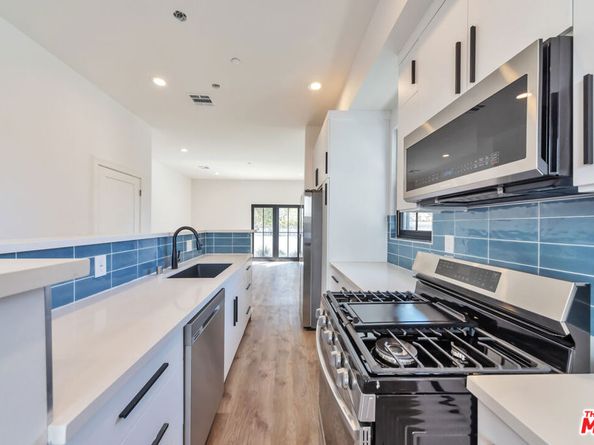 1/2 Masselin Avenue, Los Angeles CA 90019