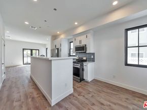 1/2 Masselin Avenue, Los Angeles CA 90019