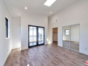 1/2 Masselin Avenue, Los Angeles CA 90019