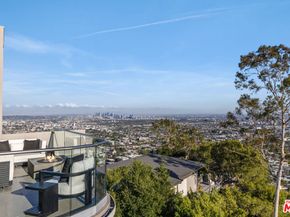 8572 Hillside Avenue, Los Angeles CA 90069