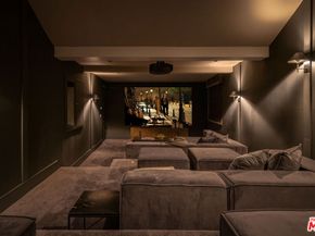 8572 Hillside Avenue, Los Angeles CA 90069
