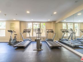 128 N Oak Knoll Avenue 202, Pasadena CA 91101