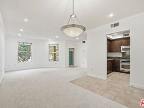 128 N Oak Knoll Avenue 202, Pasadena CA 91101