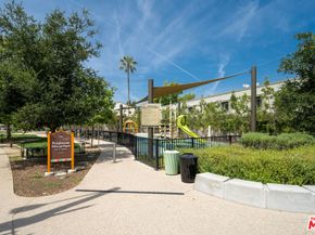 128 N Oak Knoll Avenue 202, Pasadena CA 91101