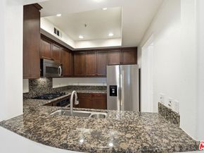 128 N Oak Knoll Avenue 202, Pasadena CA 91101