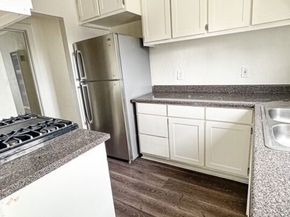 1700 W 60th Street, Los Angeles CA 90047