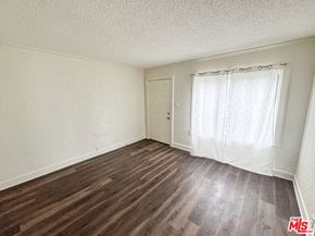 1700 W 60th Street, Los Angeles CA 90047