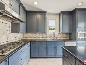 524 N Kilkea Drive, Los Angeles CA 90048