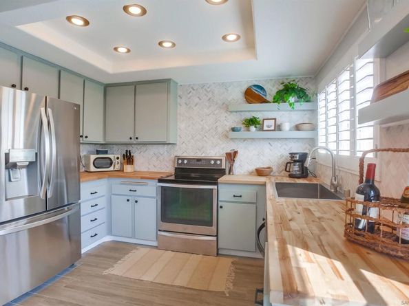 3466 Thunder Dr, Oceanside CA 92056