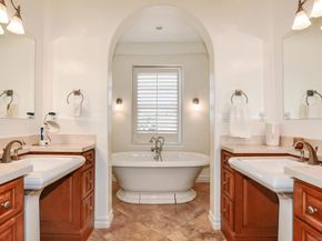 7930 Entrada Lazanja, San Diego CA 92127