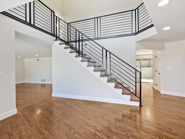 9945 Alto Dr, La Mesa CA 91941