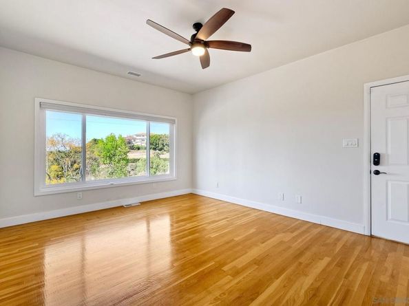 9945 Alto Dr, La Mesa CA 91941