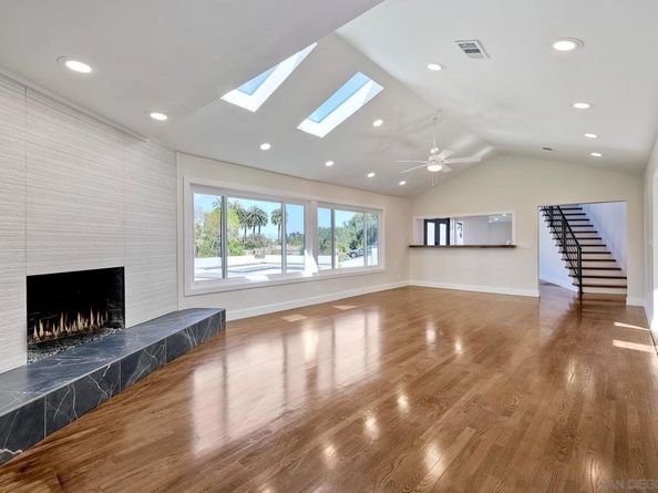 9945 Alto Dr, La Mesa CA 91941