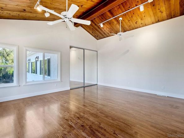 9945 Alto Dr, La Mesa CA 91941