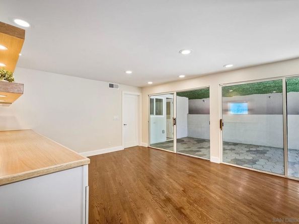 9945 Alto Dr, La Mesa CA 91941