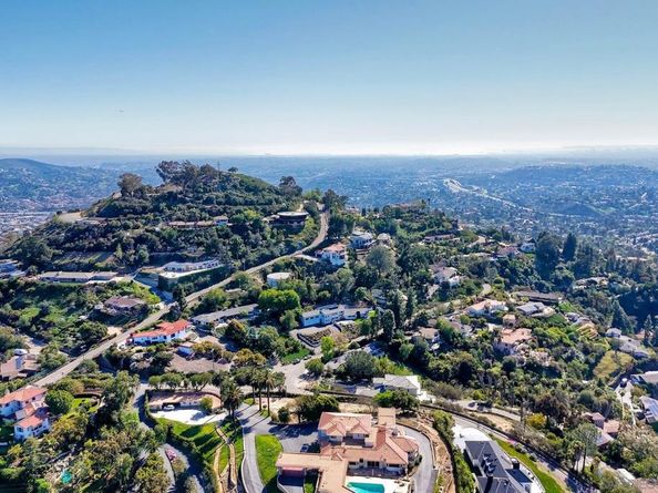 9945 Alto Dr, La Mesa CA 91941