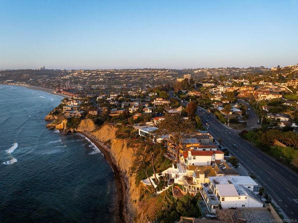 1624 Torrey Pines Rd, La Jolla CA 92037